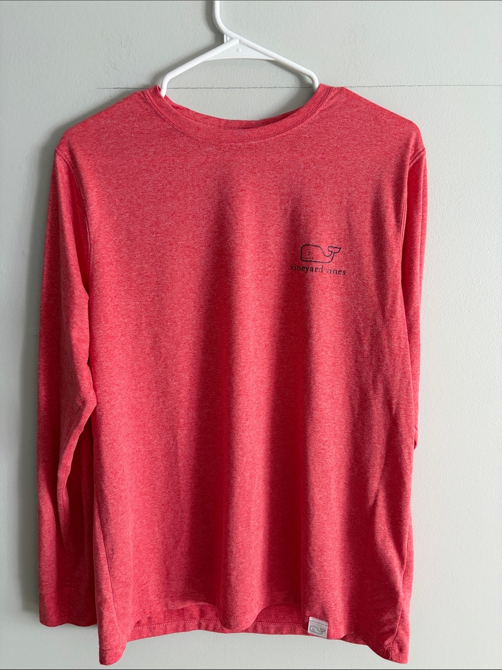 Vineyard Vines Heathered Coral Long Sleeve Tee. Performance T. Med. Polyester.